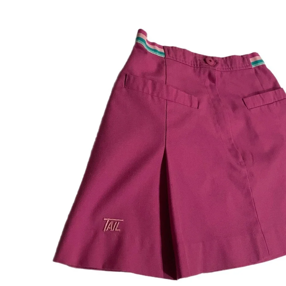Tail‎ skirt